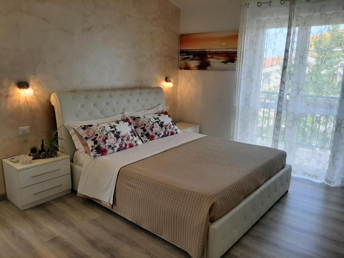Viola Di Mare Rooms And Parking Термолі Екстер'єр фото