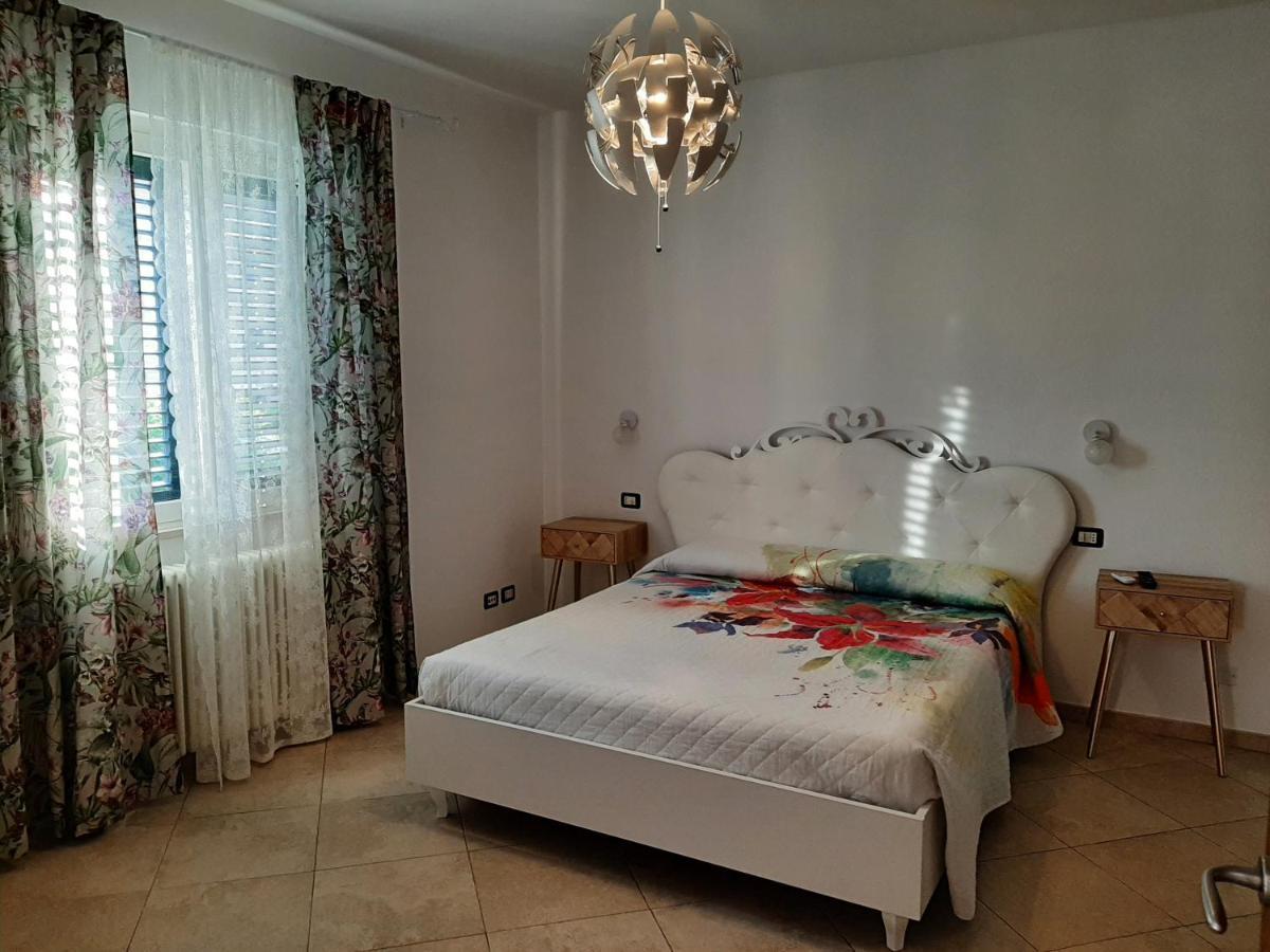 Viola Di Mare Rooms And Parking Термолі Екстер'єр фото