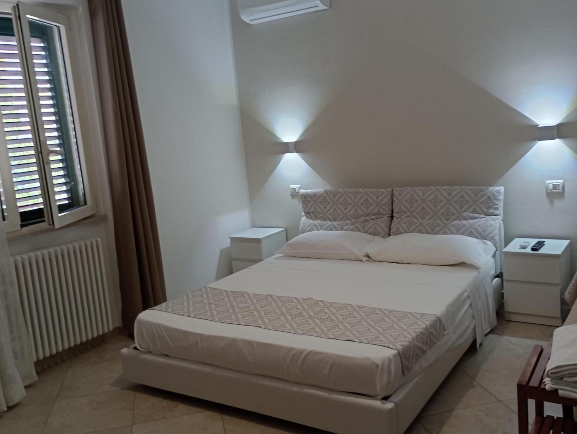 Viola Di Mare Rooms And Parking Термолі Екстер'єр фото