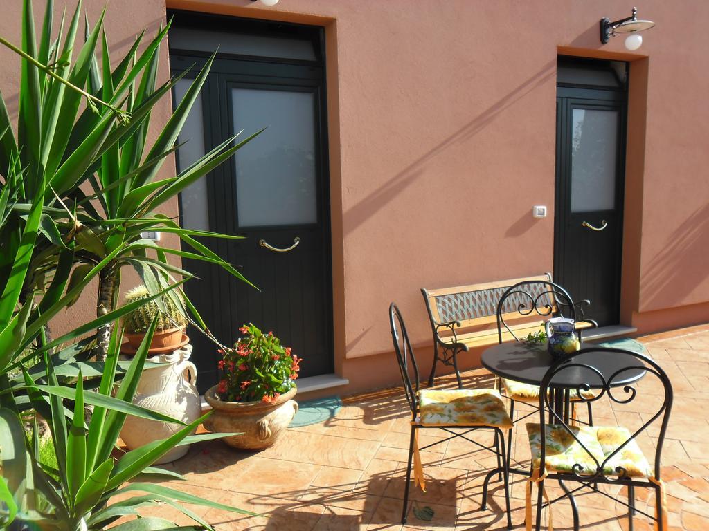 Viola Di Mare Rooms And Parking Термолі Екстер'єр фото
